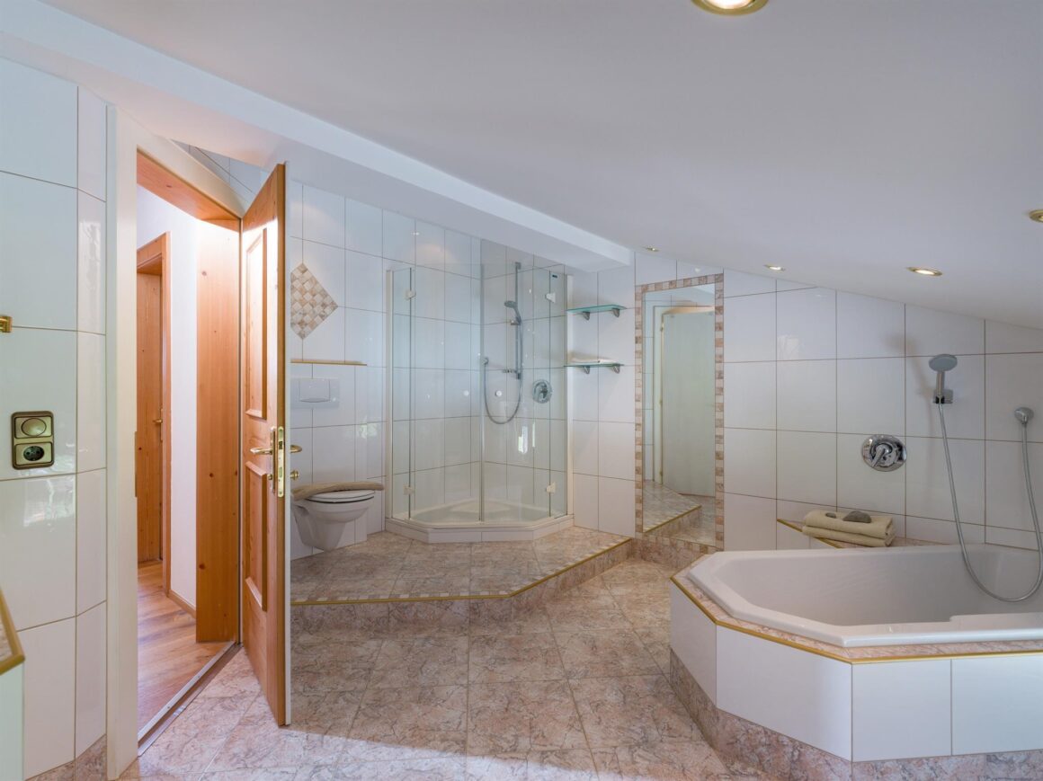 muehlberghof-koessen_appartement-kaiser_badezimmer_6 Ferienwohnung Kaiser