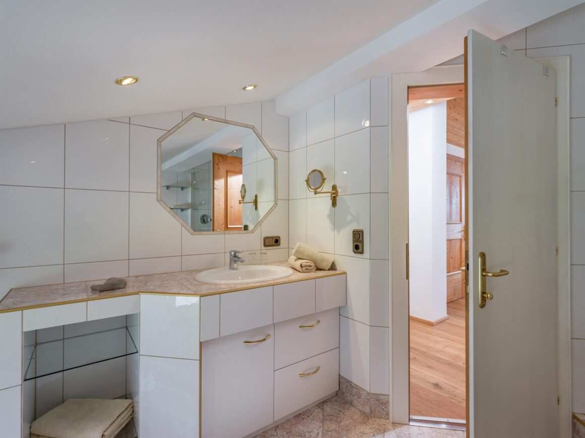 muehlberghof-koessen_appartement-kaiser_badezimmer_7 Ferienwohnung Kaiser