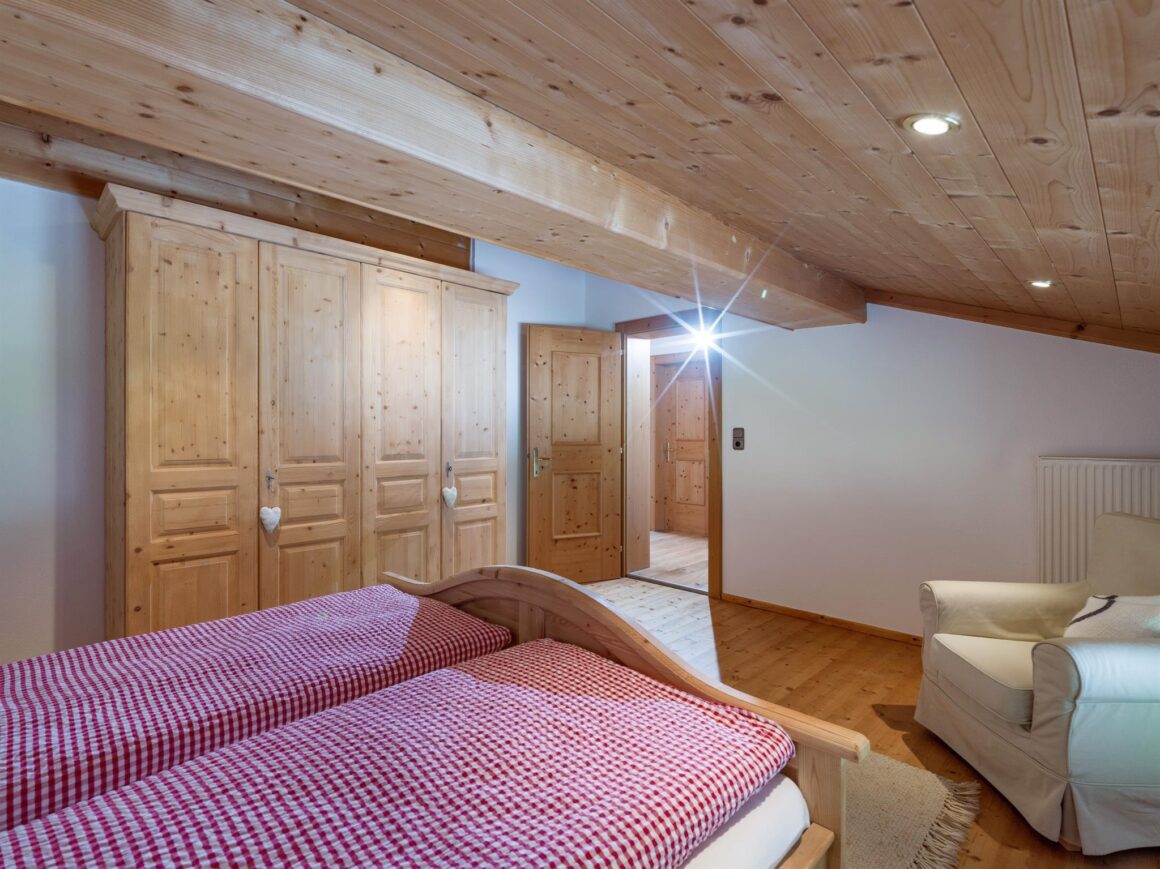 muehlberghof-koessen_appartement-kaiser_schlafzimmer_5 Ferienwohnung Kaiser