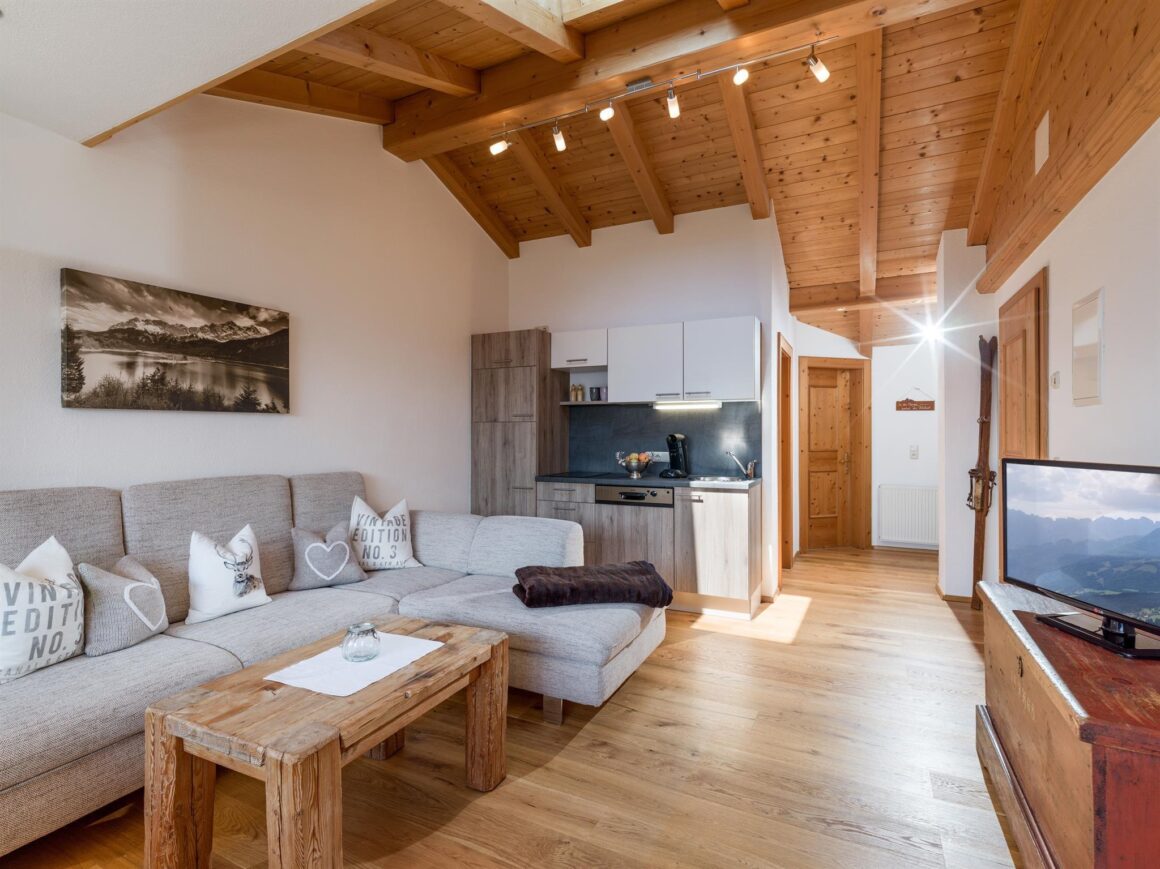 muehlberghof-koessen_appartement-kaiser_wohnzimmer_1 Ferienwohnung Kaiser