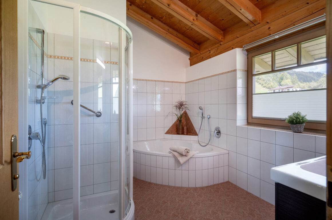 muehlberghof-koessen_ferienwohnung-rosi_badezimmer1_5 Ferienwohnung Rosi