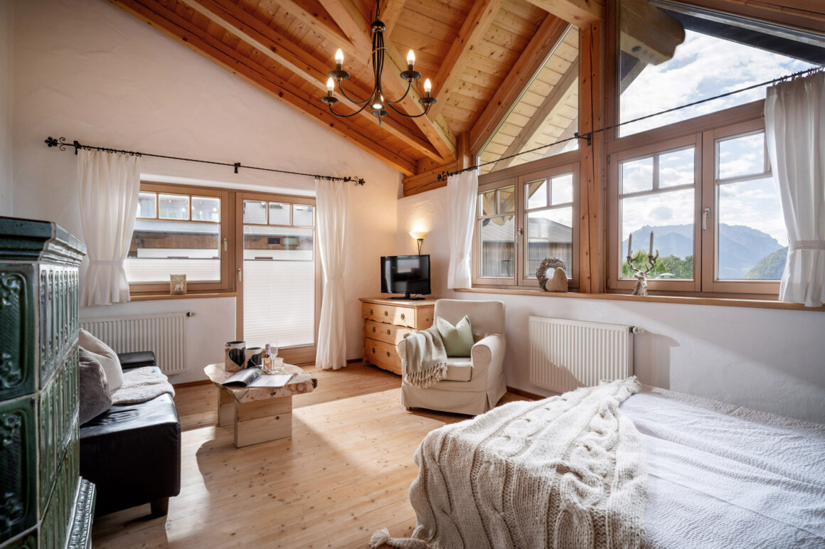muehlberghof-koessen_ferienwohnung-rosi_wohnraum-couchbett2_10 Ferienwohnung Rosi